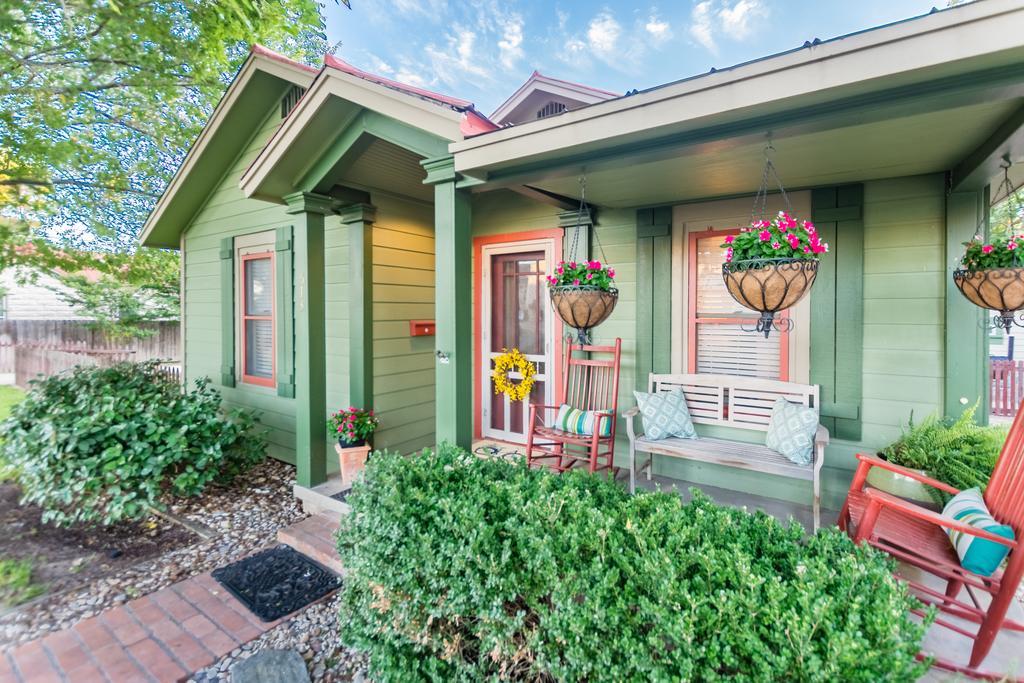 Agape Front Cottage Fredericksburg Exterior photo